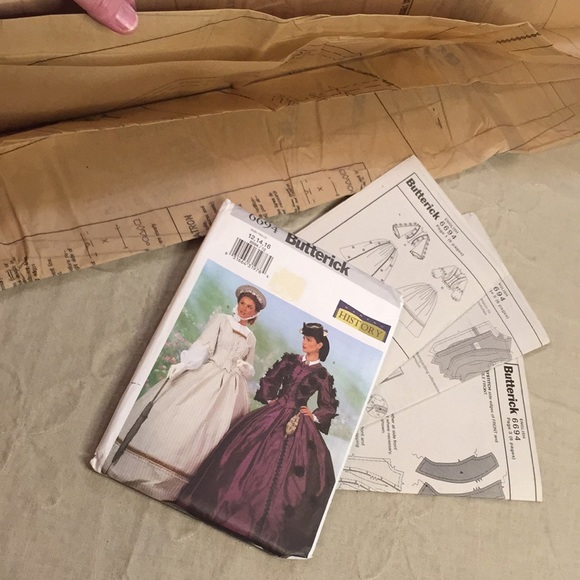 Victorian Era Style Costume Dress Pattern Unused - Picture 14 of 16